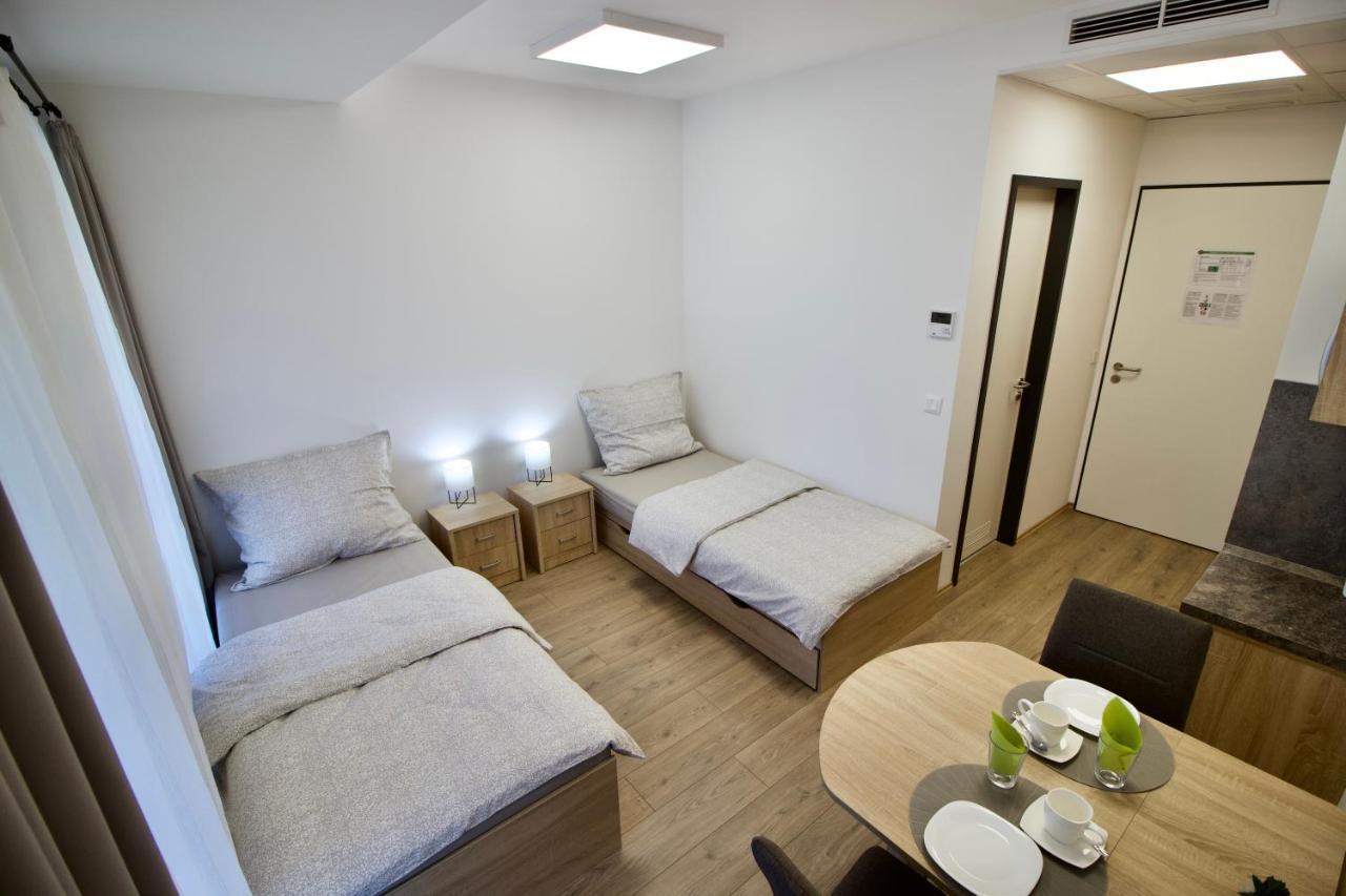 Sport Centrum Apartman Pápa Exterior foto